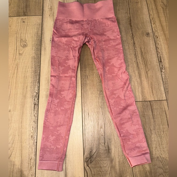 Gymshark Camo Seamless Leggings - Picture 2 of 9